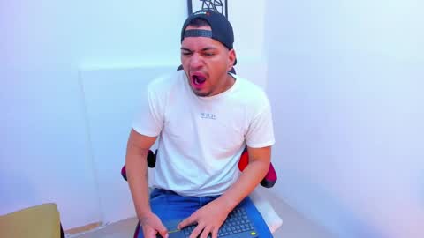 Snapshot of enrique_villa23 chatting on 01-20-25, 12:07 enrique online show from 01-20-25, 12:07