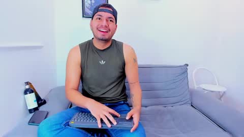 Snapshot of enrique_villa23 chatting on 02-10-25, 12:39 enrique online show from 02-10-25, 12:39