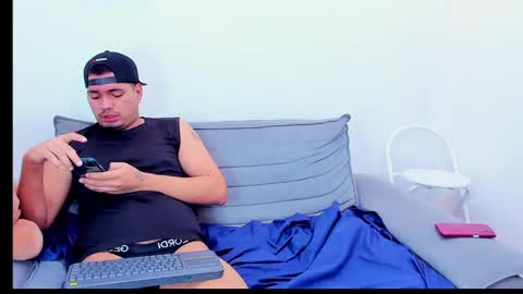 Snapshot of enrique_villa23 chatting on 02-12-25, 06:19 enrique online show from 02-12-25, 06:19