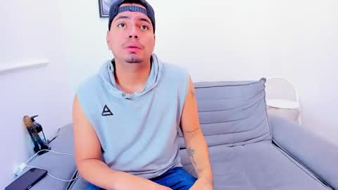 Snapshot of enrique_villa23 chatting on 02-13-25, 12:32 enrique online show from 02-13-25, 12:32