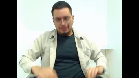 Snapshot of enrique_villa23 chatting on 02-15-25, 12:15 enrique online show from 02-15-25, 12:15