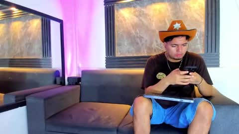 Snapshot of enrique_villa23 chatting on 09-13-25, 04:12 enrique online show from 09-13-25, 04:12