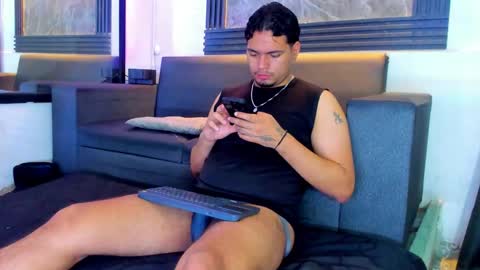 Snapshot of enrique_villa23 chatting on 09-21-25, 12:51 enrique online show from 09-21-25, 12:51