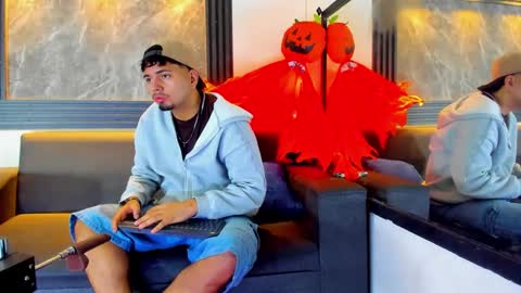 Snapshot of enrique_villa23 chatting on 10-09-25, 12:25 enrique online show from 10-09-25, 12:25