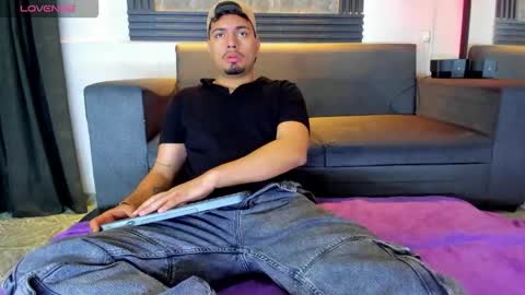 Snapshot of enrique_villa23 chatting on 10-12-25, 12:59 enrique online show from 10-12-25, 12:59