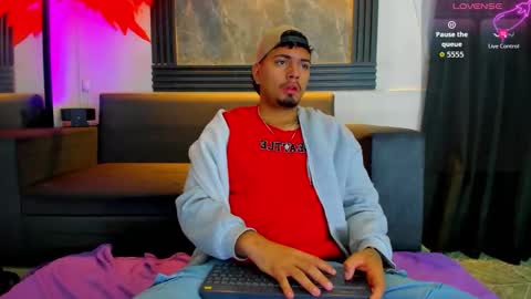 Snapshot of enrique_villa23 chatting on 10-14-25, 12:06 enrique online show from 10-14-25, 12:06