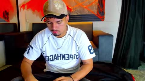 Snapshot of enrique_villa23 chatting on 10-29-25, 11:45 enrique online show from 10-29-25, 11:45