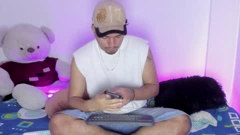 Snapshot of enrique_villa23 chatting on 11-16-25, 02:22 enrique online show from 11-16-25, 02:22