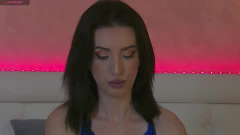 enyahazell online show from 11-11-25, 06:08