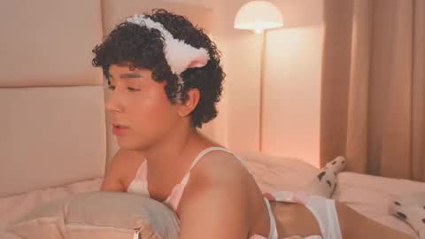 Snapshot of enyollbloss chatting on 03-21-26, 09:18 Call me Sweet online show from 03-21-26, 09:18