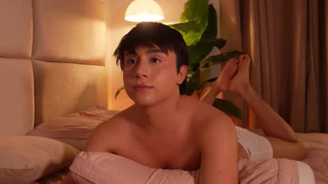 Snapshot of enyollbloss chatting on 03-28-26, 07:24 Call me Sweet online show from 03-28-26, 07:24