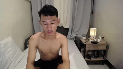 Snapshot of enzinoxx2024 chatting on 09-23-25, 07:33 enzo online show from 09-23-25, 07:33