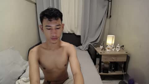 Snapshot of enzinoxx2024 chatting on 09-29-25, 04:01 enzo online show from 09-29-25, 04:01