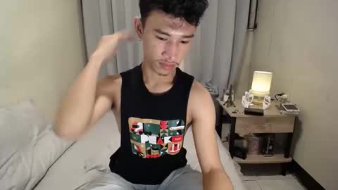 Snapshot of enzinoxx2024 chatting on 10-16-25, 11:33 enzo online show from 10-16-25, 11:33