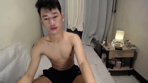 Snapshot of enzinoxx2024 chatting on 10-17-25, 11:13 enzo online show from 10-17-25, 11:13