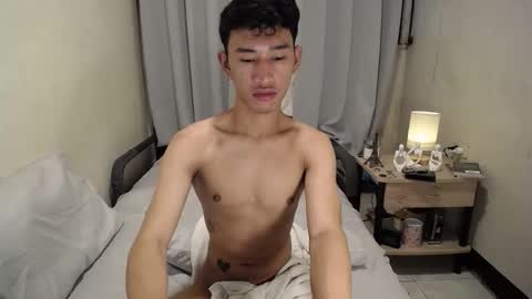 Snapshot of enzinoxx2024 chatting on 10-18-25, 07:42 enzo online show from 10-18-25, 07:42