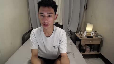 Snapshot of enzinoxx2024 chatting on 10-22-25, 06:51 enzo online show from 10-22-25, 06:51