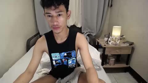 Snapshot of enzinoxx2024 chatting on 10-28-25, 03:58 enzo online show from 10-28-25, 03:58