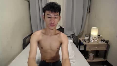 Snapshot of enzinoxx2024 chatting on 10-31-25, 04:41 enzo online show from 10-31-25, 04:41