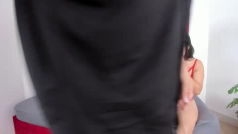 Enzo issis online show from 10-30-25, 05:13