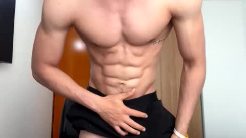 Snapshot of enzo_savage chatting on 02-24-26, 07:12 enzo_savage online show from 02-24-26, 07:12