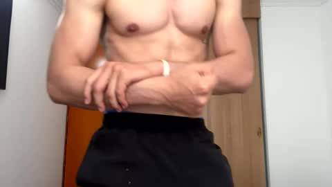 Snapshot of enzo_savage chatting on 02-25-26, 07:23 enzo_savage online show from 02-25-26, 07:23