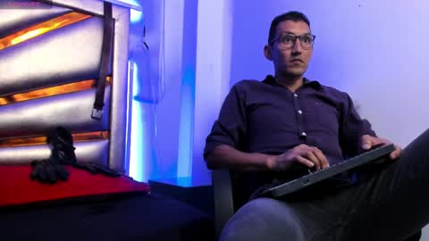 Enzo Pratt online show from 02-25-25, 02:58
