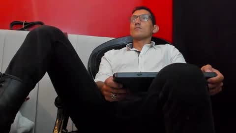 Enzo Pratt online show from 03-09-25, 03:43