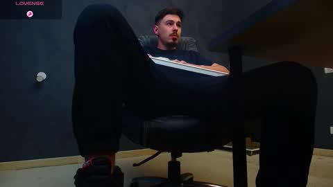 EnzoRace online show from 10-04-25, 05:16