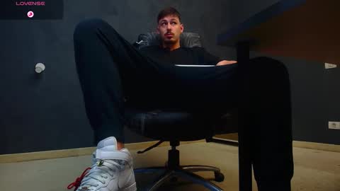 EnzoRace online show from 10-16-25, 10:38