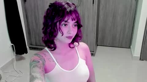 Leyla online show from 10-28-25, 10:01