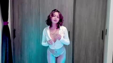 Leyla online show from 11-26-25, 11:39