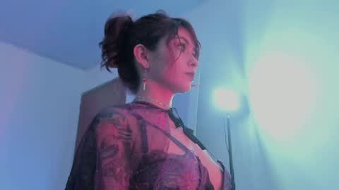 Snapshot of ephemeral_hot chatting on 04-14-26, 10:38 Leyla online show from 04-14-26, 10:38