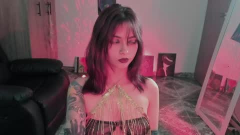 Snapshot of ephemeral_hot chatting on 04-29-26, 01:43 Leyla online show from 04-29-26, 01:43