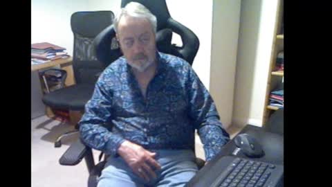 erasmus_d online show from 11-08-25, 05:34