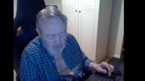 erasmus_d online show from 02-16-26, 06:04