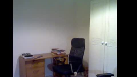 erasmus_d online show from 02-18-26, 06:04