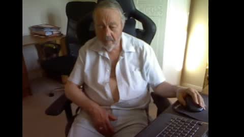 erasmus_d online show from 05-09-26, 05:18