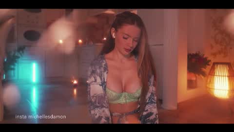 Snapshot of erelima chatting on 03-18-26, 01:42 Ana Marie online show from 03-18-26, 01:42