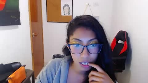 Snapshot of eren_mikasa chatting on 06-22-26, 12:13 sofia online show from 06-22-26, 12:13