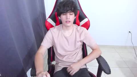 Snapshot of eren_tatakae chatting on 11-04-25, 03:27 eren_tatakae online show from 11-04-25, 03:27