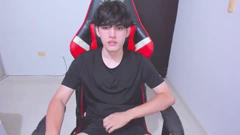 Snapshot of eren_tatakae chatting on 12-04-25, 02:10 eren_tatakae online show from 12-04-25, 02:10