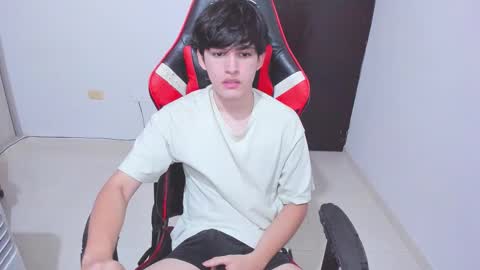 Snapshot of eren_tatakae chatting on 01-09-26, 06:21 eren_tatakae online show from 01-09-26, 06:21