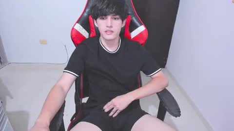 Snapshot of eren_tatakae chatting on 01-18-26, 02:37 eren_tatakae online show from 01-18-26, 02:37