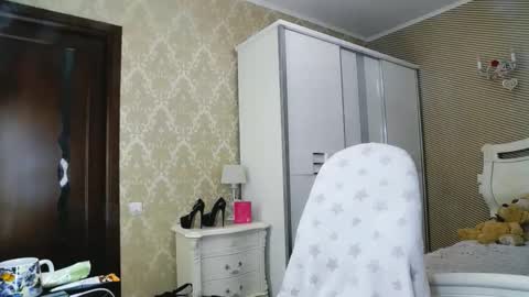 Snapshot of erencia chatting on 10-19-25, 06:58 erencia online show from 10-19-25, 06:58