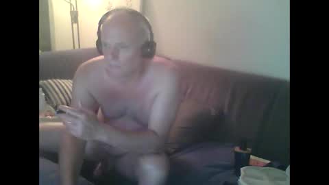Eric online show from 06-10-26, 01:39