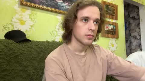 Snapshot of eric_blond chatting on 10-02-25, 10:00 Eric online show from 10-02-25, 10:00