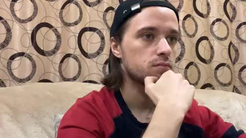 Snapshot of eric_blond chatting on 10-26-25, 04:24 Eric online show from 10-26-25, 04:24