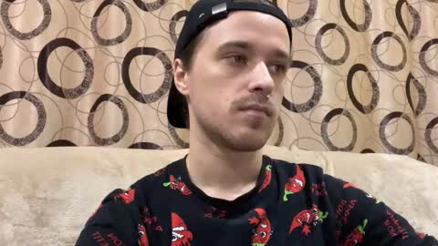 Snapshot of eric_blond chatting on 10-30-25, 02:40 Eric online show from 10-30-25, 02:40