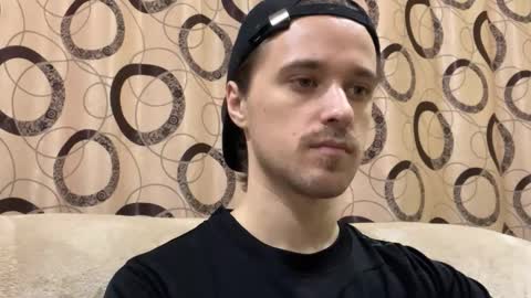 Snapshot of eric_blond chatting on 11-03-25, 04:52 Eric online show from 11-03-25, 04:52